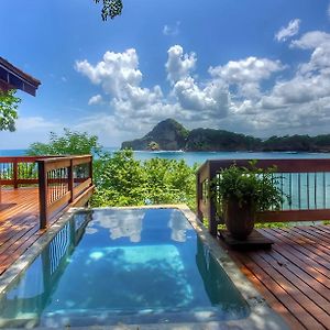 Aqua Oceanfront Hotel Resort